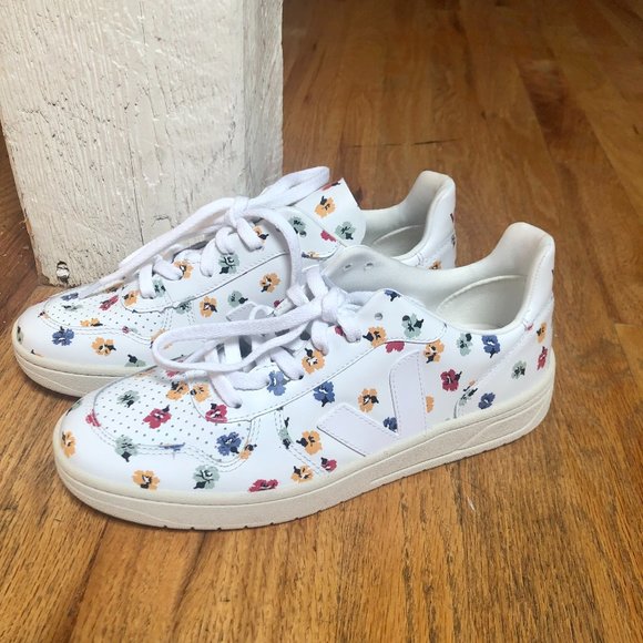Veja Shoes - Madewell x Veja™ V-10 Sneakers in Confetti Floral